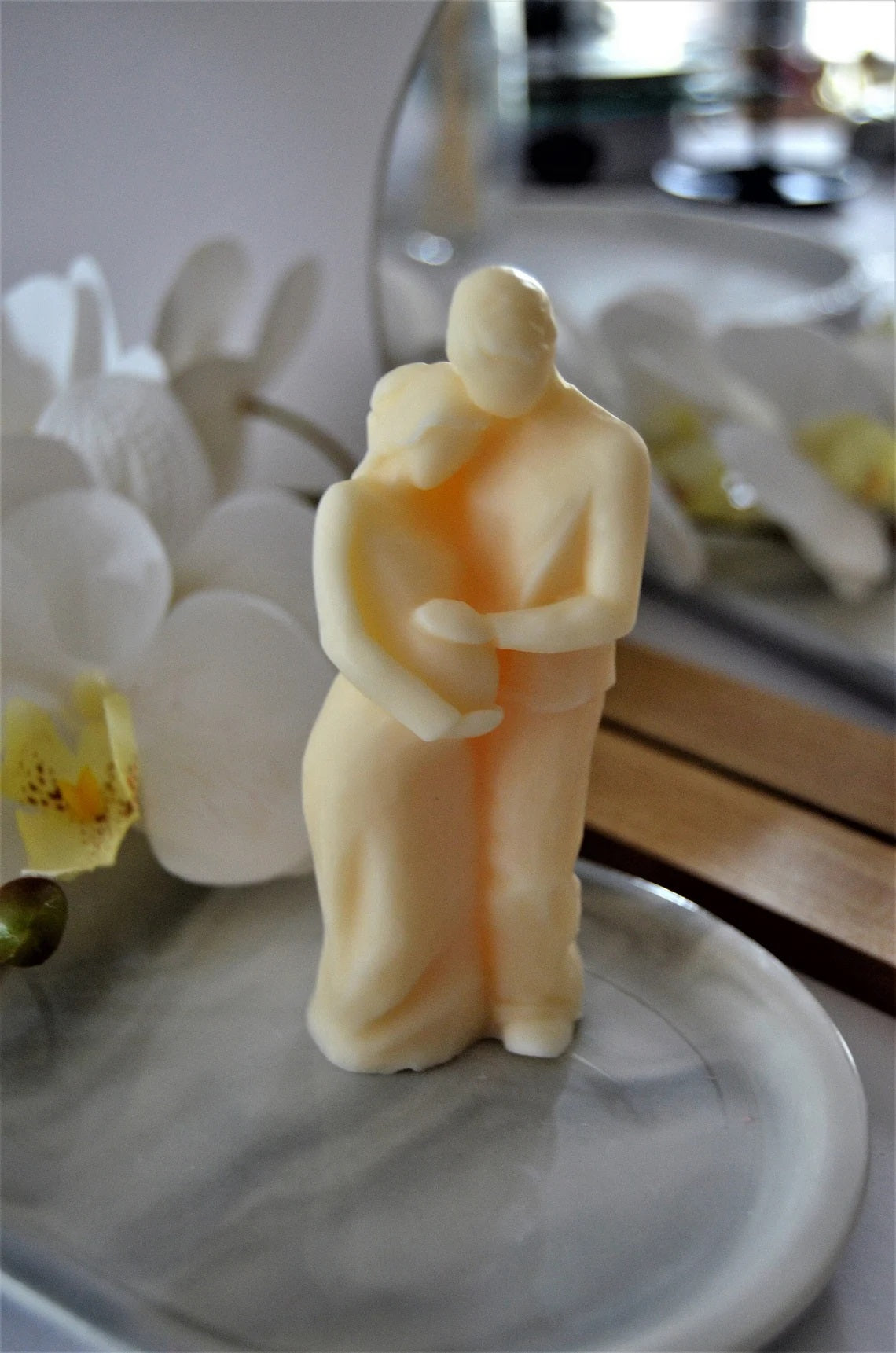 Pregnant Couple in Love Candle in Multiple Colors
