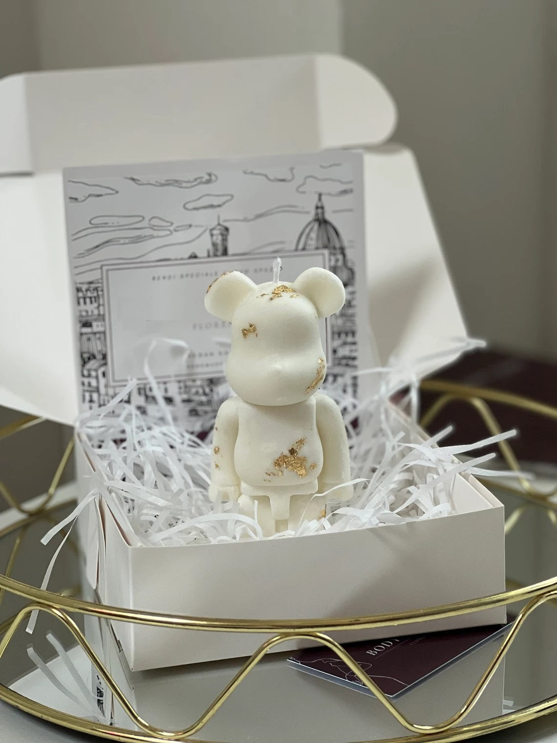 Pop Art Kawz Candle in Ivory & Gold