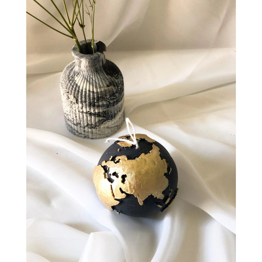 Globe Candle in Black